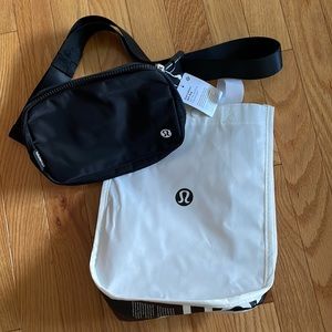 BNWT Lululemon Everywhere Belt bag in black